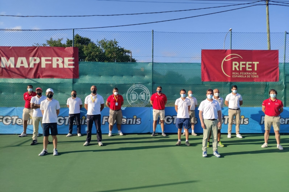 Equipo arbitral en el torneo internacional femenino de Ourense