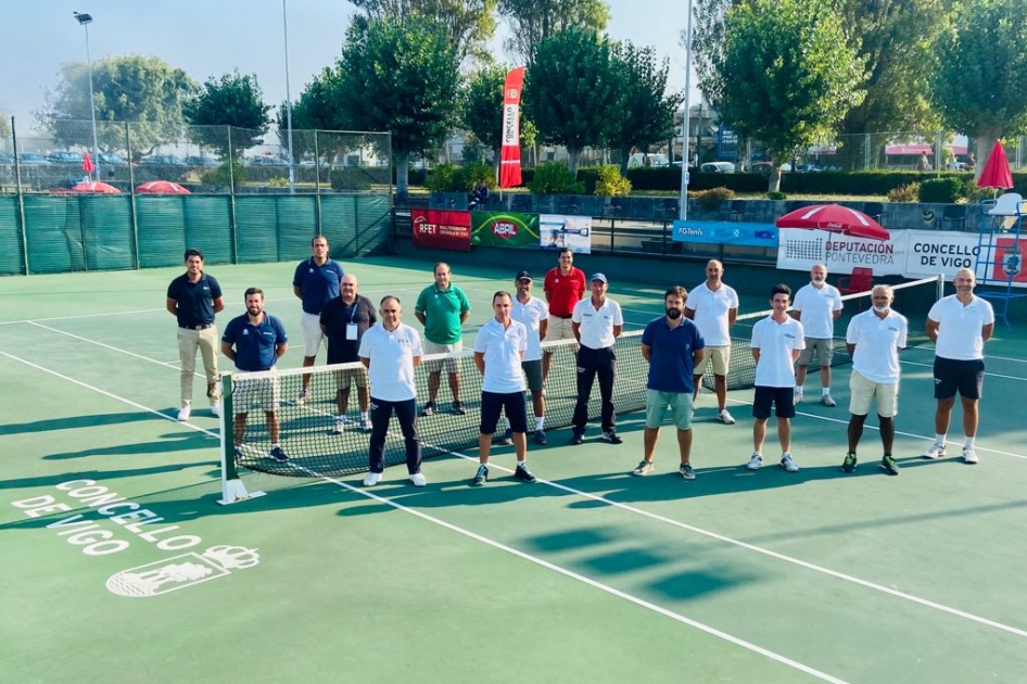 Equipo arbitral del torneo internacional ITF Femenino de Vigo