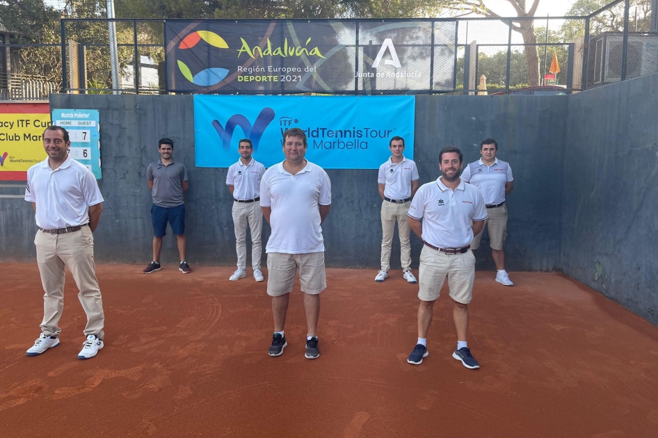 Equipo arbitral en el torneo internacional ITF femenino de Marbella