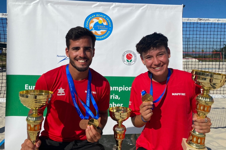 Antomi Ramos y Eva Fernndez se cuelgan el oro en el dobles mixto del Campeonato de Europa de Tenis Playa