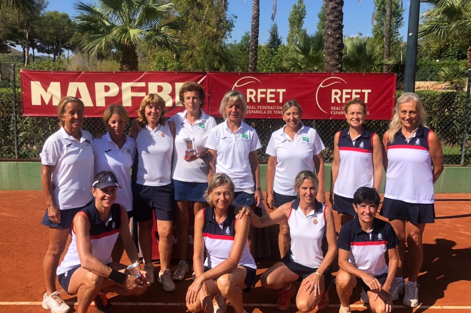Mallorca reparte los títulos de los Campeonatos de España MAPFRE de Tenis por Equipos Femeninos de +40 a +75
