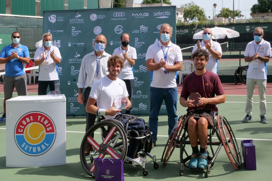 Final de Francisco Garca Vena en Portugal donde Juan Ramn Ortiz gana en dobles