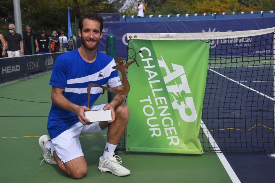 El Alicante Ferrero Challenger acaba con triunfo del francés Constant Lestienne El Alicante Ferrero Challenger acaba con triunfo del francés Constant Lestienne