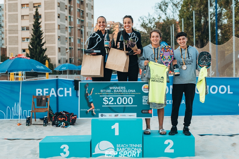 Final de Ariadna Costa y Eva Fernndez Palos en el internacional de tenis playa de Barcelona