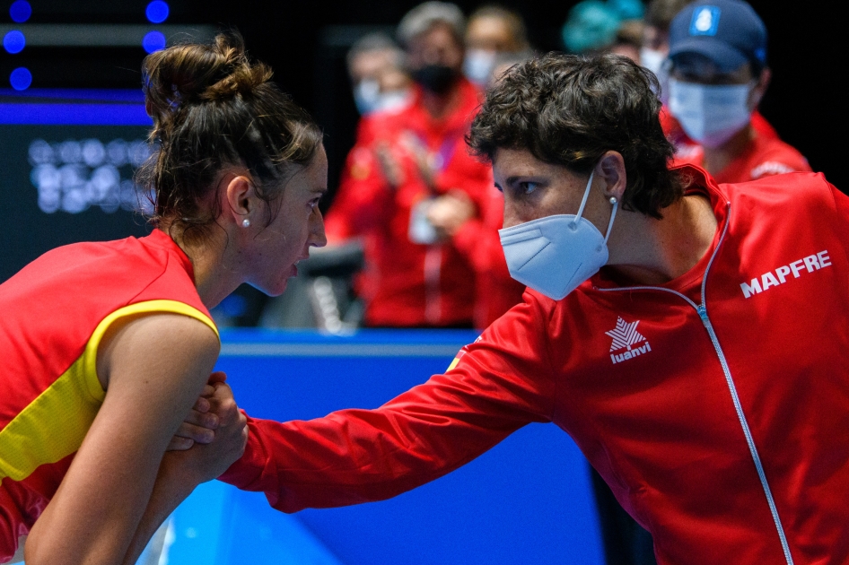 Sara Sorribes y Carla Surez firman una gran remontada ante Eslovaquia