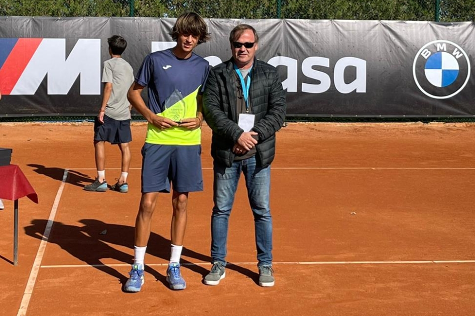 Victorias de Iker Sevilla y de la checa Laura Samsonova en el internacional júnior de Silla Victorias de Iker Sevilla y de la checa Laura Samsonova en el internacional júnior de Silla