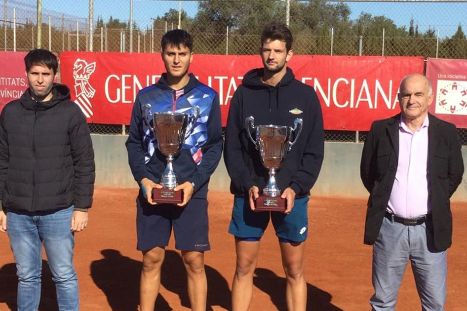 Pablo Llamas gana en Benicarl su segundo ttulo profesional