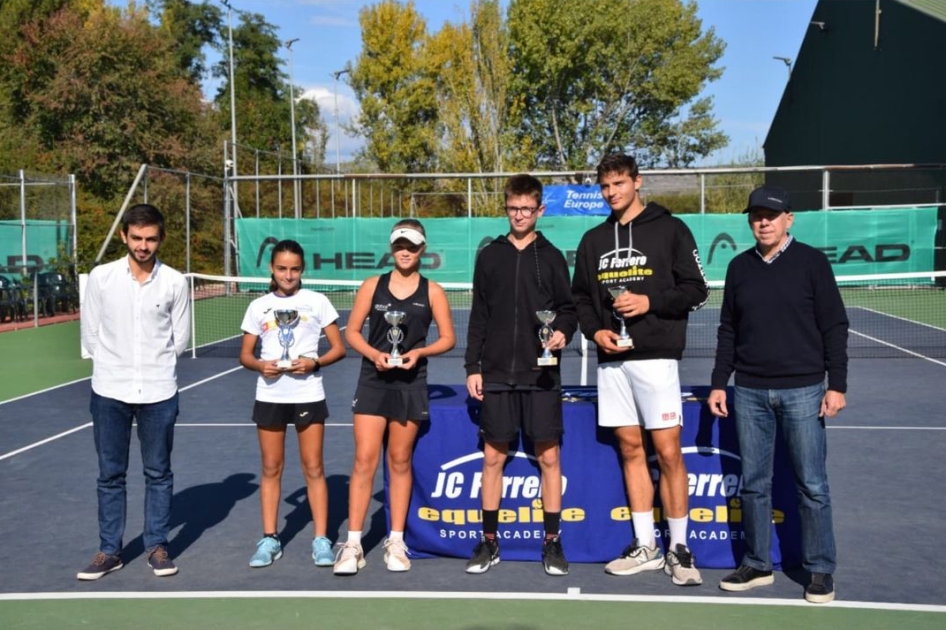 Triunfo de Charo Esquiva en el internacional Sub'16 de Villena