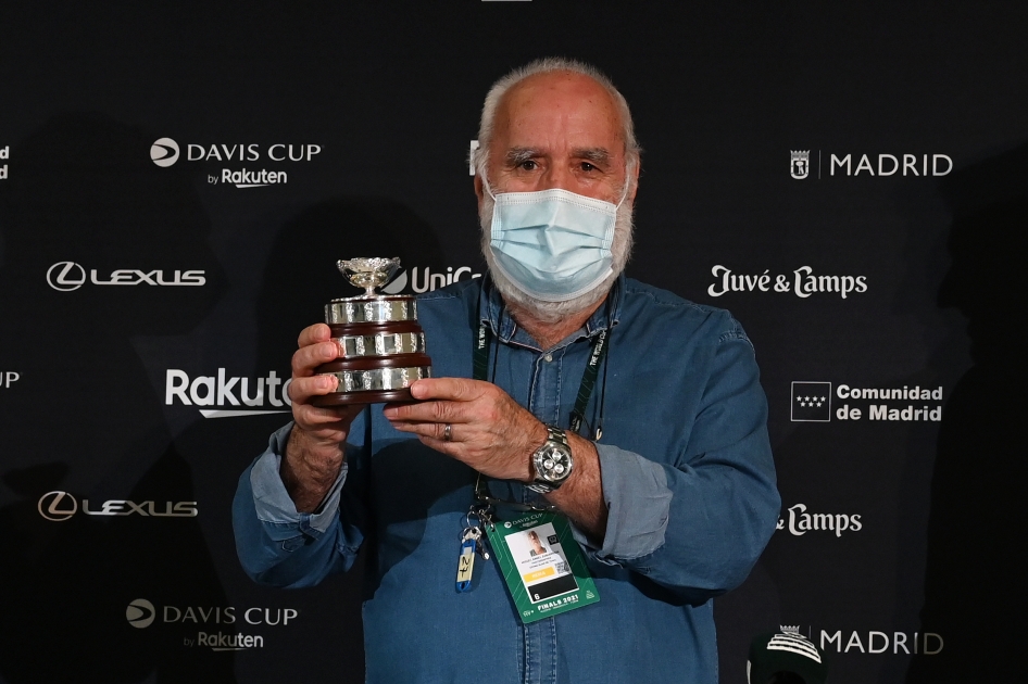 Miguel ngel Zubiarran recibe el Davis Cup Media Award