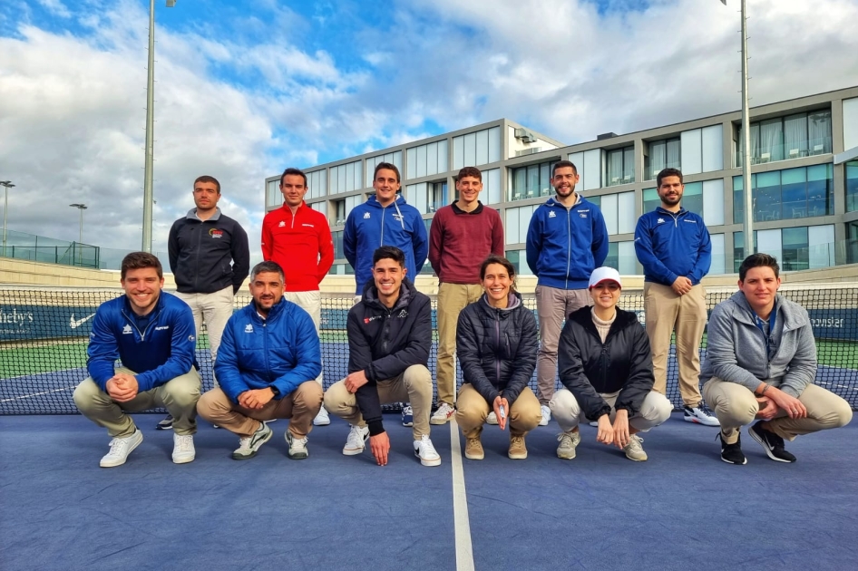 Equipos arbitrales en los primeros torneos ITF del ao en Manacor