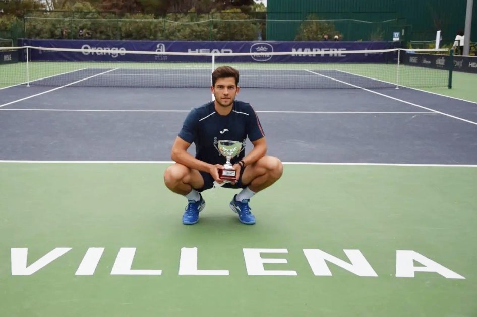 Nikols Snchez-Izquierdo supera a Alejandro Moro en la final del internacional de Villena