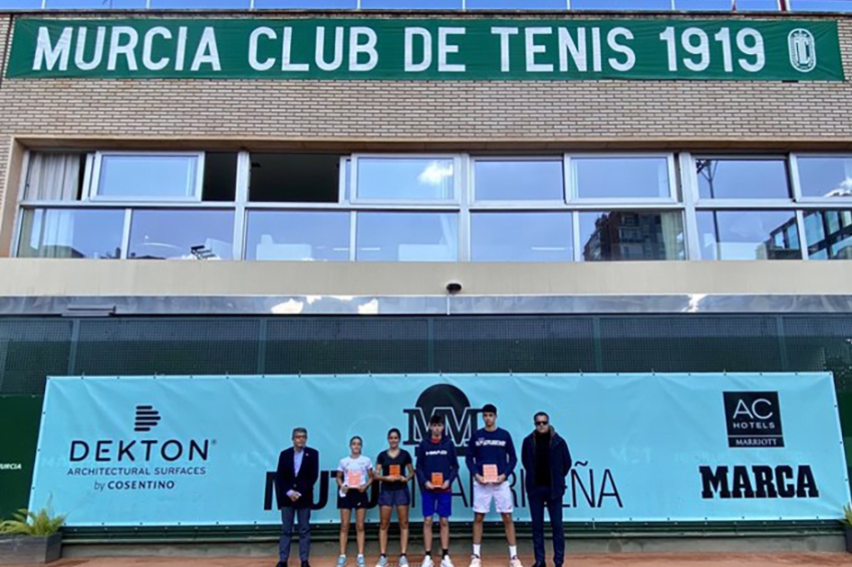 Victorias de Charo Esquiva y Pablo Martínez en el Mutua Madrid Open Sub'16 de Murcia