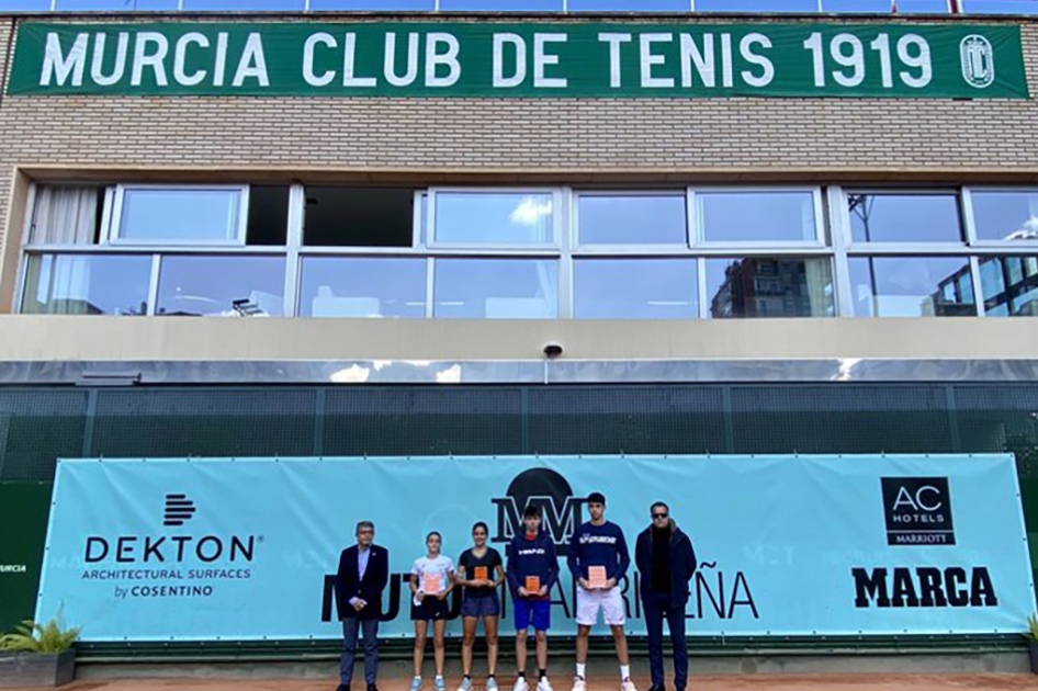 Victorias de Charo Esquiva y Pablo Martínez en el Mutua Madrid Open Sub'16 de Murcia Victorias de Charo Esquiva y Pablo Martínez en el Mutua Madrid Open Sub'16 de Murcia
