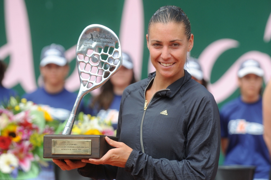 Flavia Pennetta derrota a Carla Suárez en la final del torneo de Marbella Flavia Pennetta derrota a Carla Suárez en la final del torneo de Marbella
