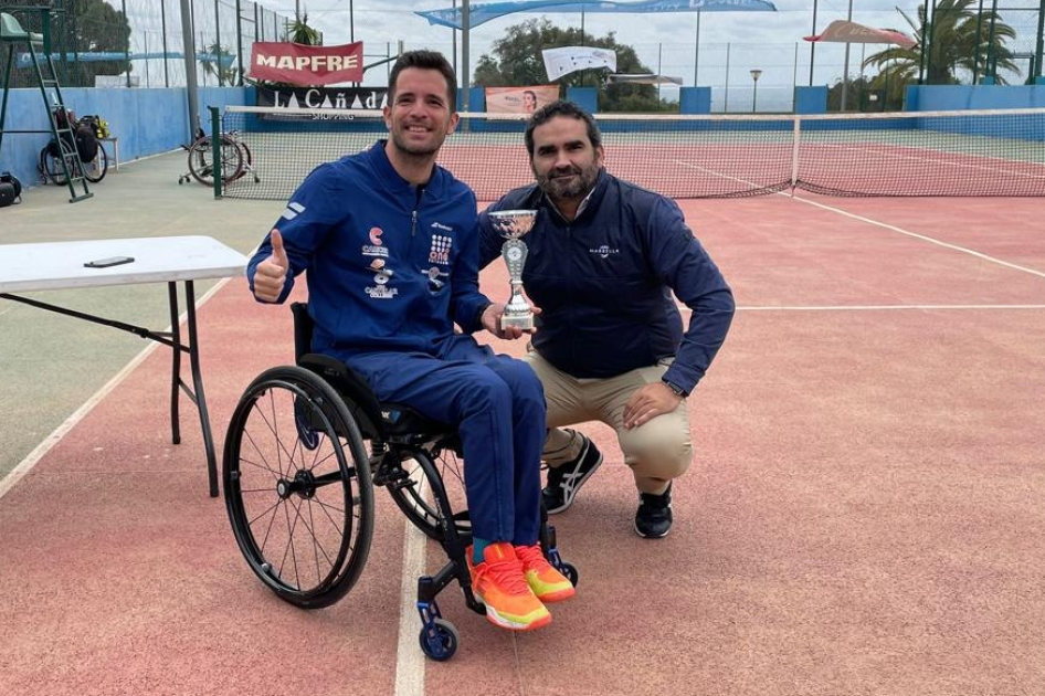 Kike Siscar gana en Marbella la primera cita de la Liga MAPFRE de Tenis en Silla