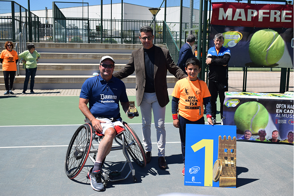 Arturo Montes gana en Almussafes la segunda cita de la Liga MAPFRE de Tenis en Silla