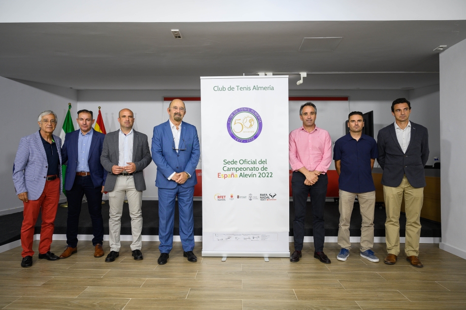 El presidente de la RFET, Miguel Díaz, presenta en Almería el Campeonato de España MAPFRE de Tenis Alevín