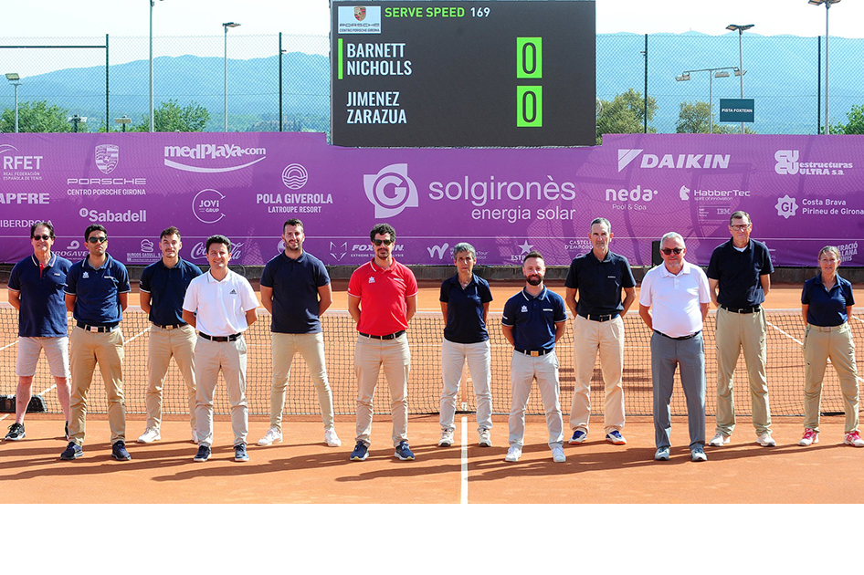 Equipo arbitral en el ITF Femenino W100+H de La Bisbal d'Empord