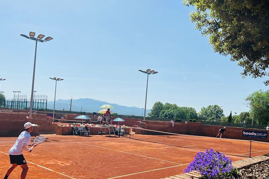 Alejandro Moro supera a Pol Martín en la final del internacional de Vic Alejandro Moro supera a Pol Martín en la final del internacional de Vic