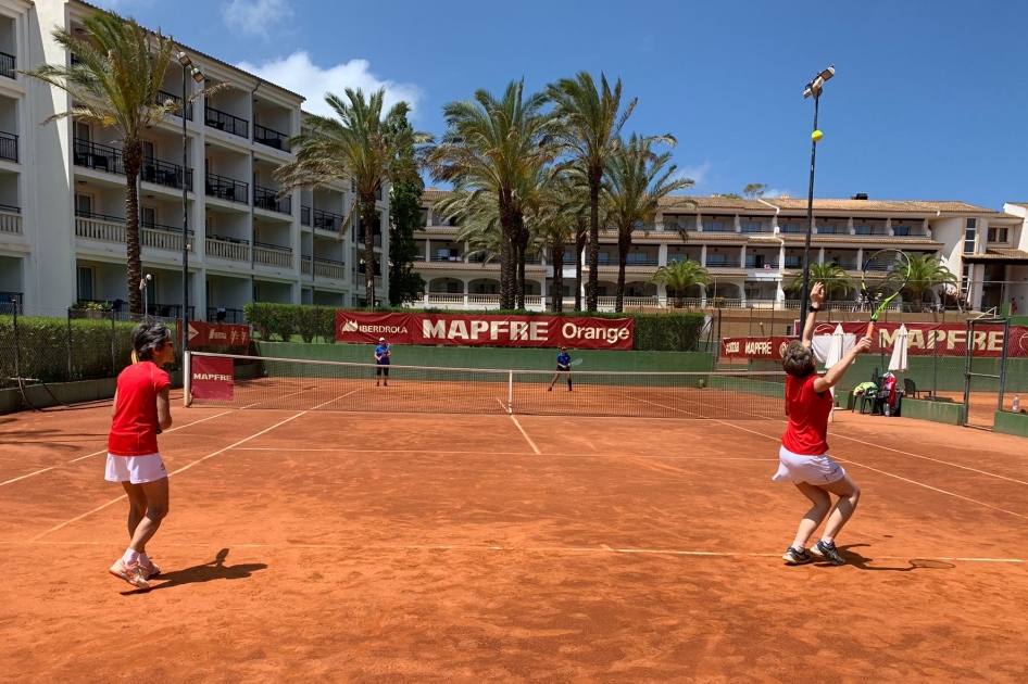 El nuevo Campeonato de Espaa MAPFRE de Tenis de Veteranos por CC.AA. iza el teln en Mallorca