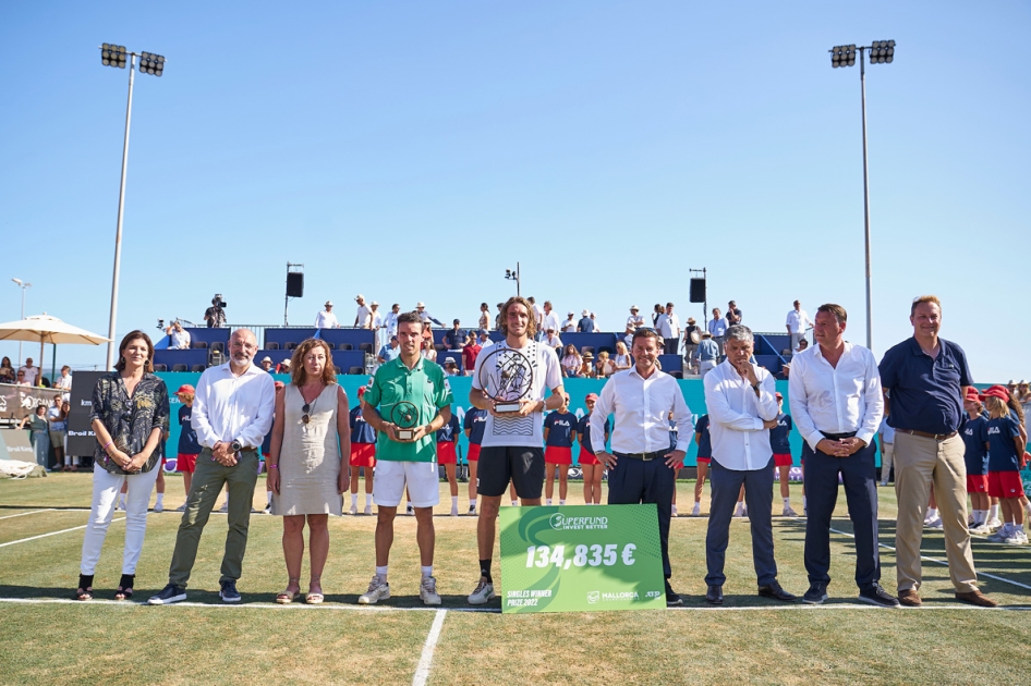 Bautista se ve superado por Tsitsipas en la final del ATP 250 de Mallorca