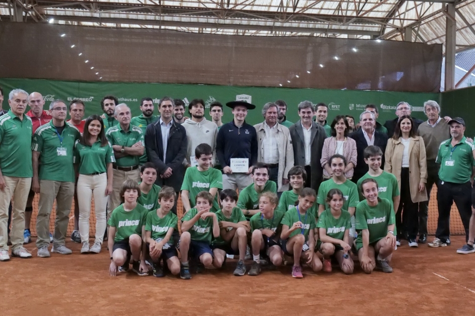 Iñaki Montes conquista su primer título profesional en Laukariz Iñaki Montes conquista su primer título profesional en Laukariz