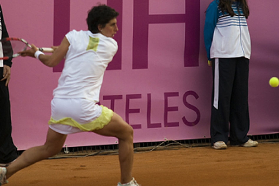 Carla Suárez y Arantxa Parra quedan fuera de las semifinales del Barcelona Ladies Open Carla Suárez y Arantxa Parra quedan fuera de las semifinales del Barcelona Ladies Open