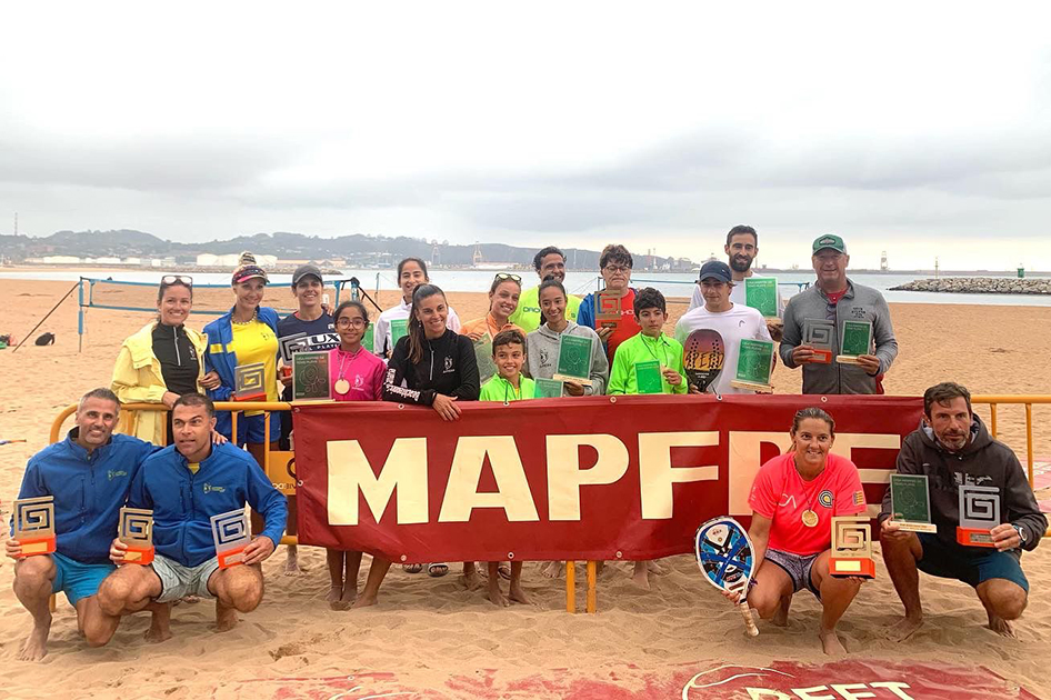 Victorias de Santana/Rodrguez y Garca/Amador en la Liga MAPFRE de Tenis Playa de Gijn