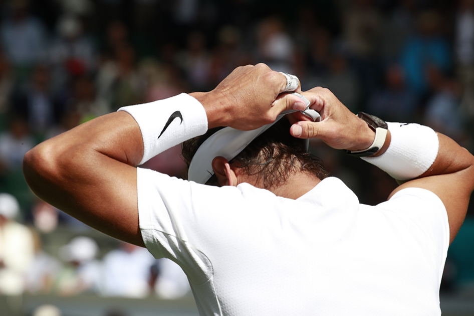 Nadal se retira de las semifinales de Wimbledon por lesión abdominal