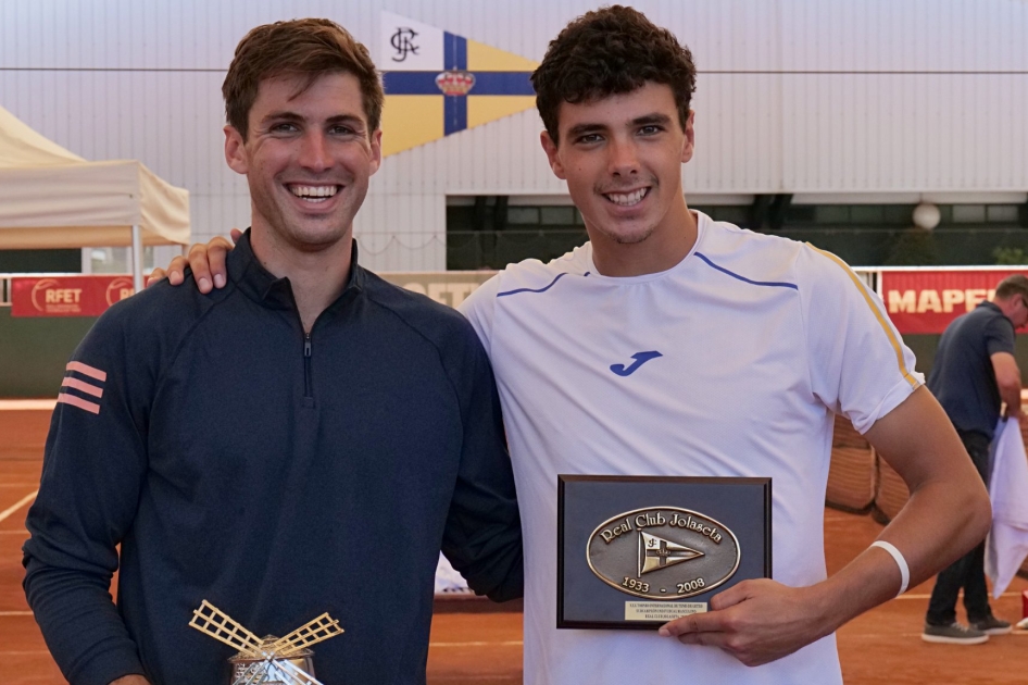 Álvaro López gana el internacional de Getxo ante Álex Martí Álvaro López gana el internacional de Getxo ante Álex Martí