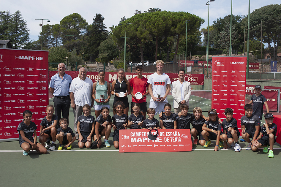 Martn Landaluce y Mara Garca Cid se coronan en el Campeonato de Espaa MAPFRE Jnior en Les Franqueses