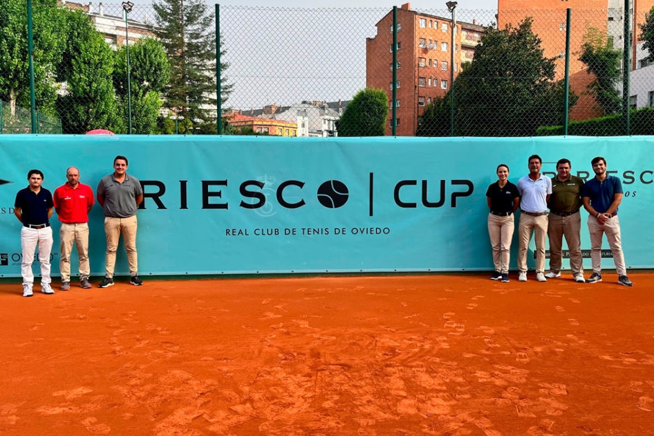 Equipo arbitral del ITF masculino de Oviedo