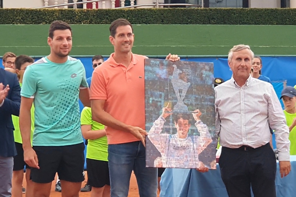 Emotivo homenaje a Guillermo Garca Lpez en el CT Albacete