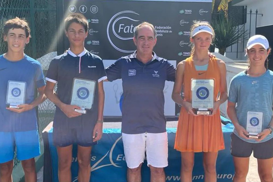 Victoria de Manuel Páez y final de Ainara Fernández en el internacional infantil de Marbella Victoria de Manuel Páez y final de Ainara Fernández en el internacional infantil de Marbella