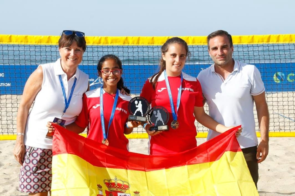 España suma siete medallas en el Europeo juvenil de Tenis Playa en Creta