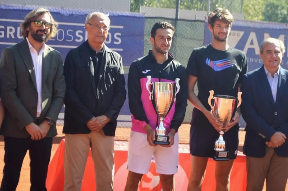 Barranco se ve superado por el ruso Gakhov en la final de Zaragoza Barranco se ve superado por el ruso Gakhov en la final de Zaragoza