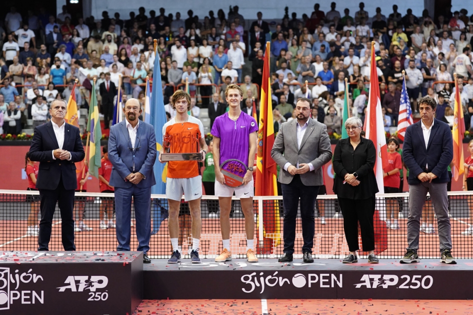 Rublev muerde Rublev muerde