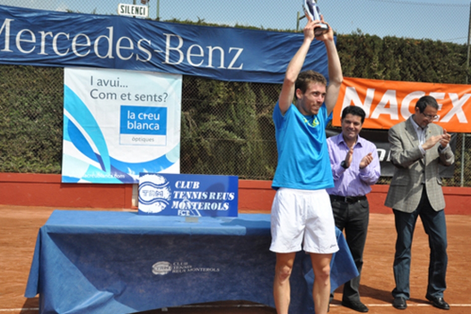 Andoni Vivanco cede en la final del Futures de Reus ante el francés Laurent Rochette Andoni Vivanco cede en la final del Futures de Reus ante el francés Laurent Rochette