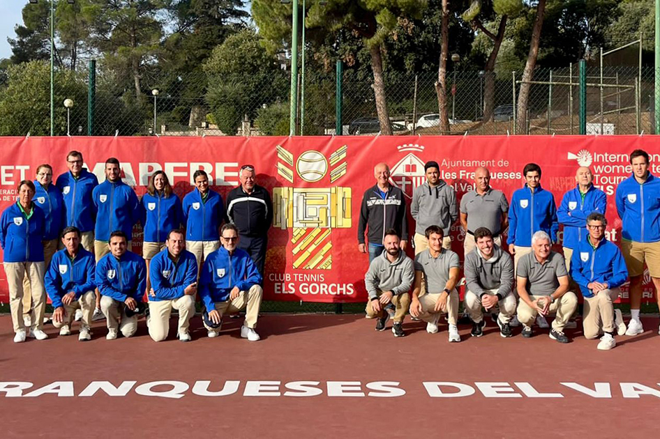 Equipo arbitral en el torneo ITF femenino de Les Franqueses del Vallès