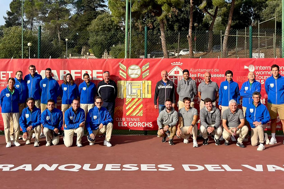 Equipo arbitral en el torneo ITF femenino de Les Franqueses del Valls