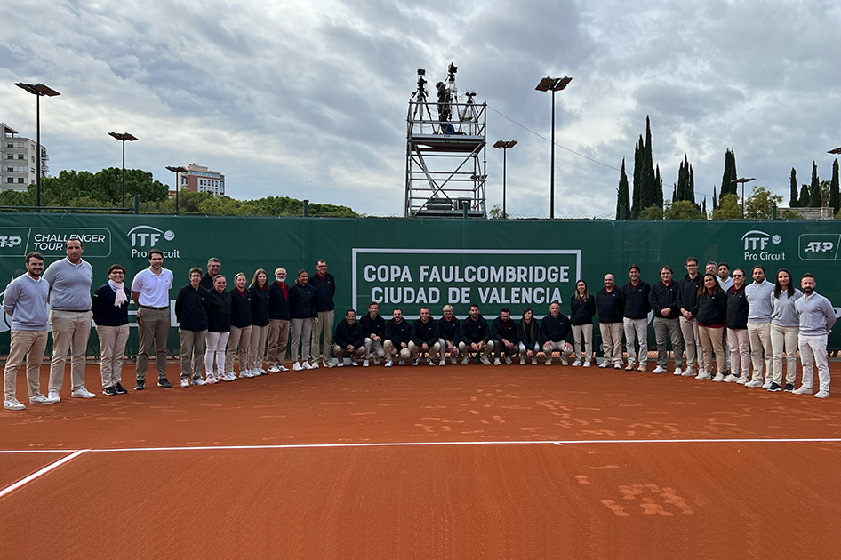 Equipo arbitral en el combinado de la Copa Faulconbridge de Valencia Equipo arbitral en el combinado de la Copa Faulconbridge de Valencia