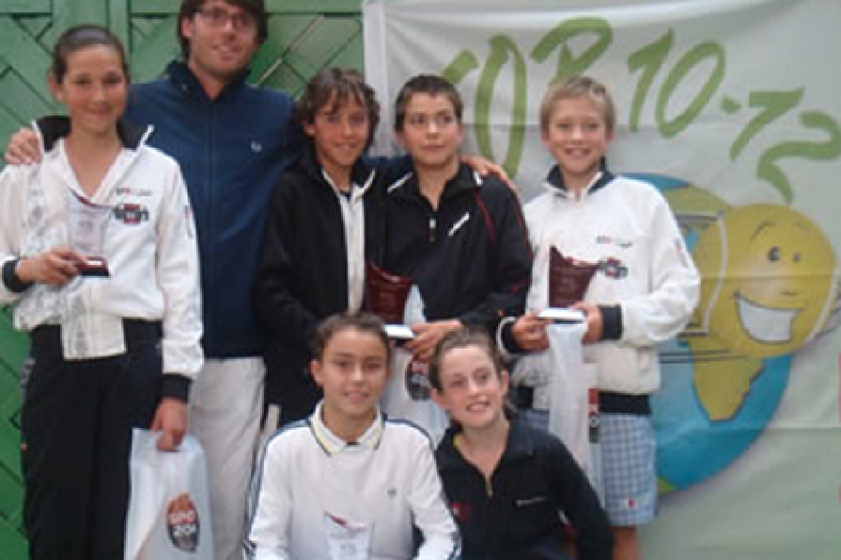 Finales de Marc Milà y Júlia Payola en el alevín de Bressuire en Francia Finales de Marc Milà y Júlia Payola en el alevín de Bressuire en Francia