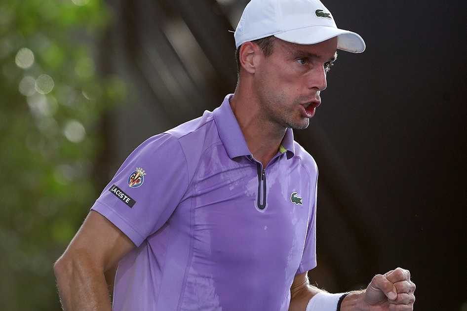 Roberto Bautista firma la primera final ATP española del año en Adelaida Roberto Bautista firma la primera final ATP española del año en Adelaida