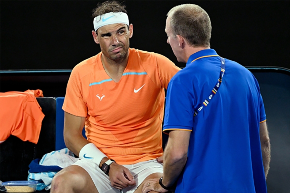 Nadal se despide del Open de Australia con una nueva lesión