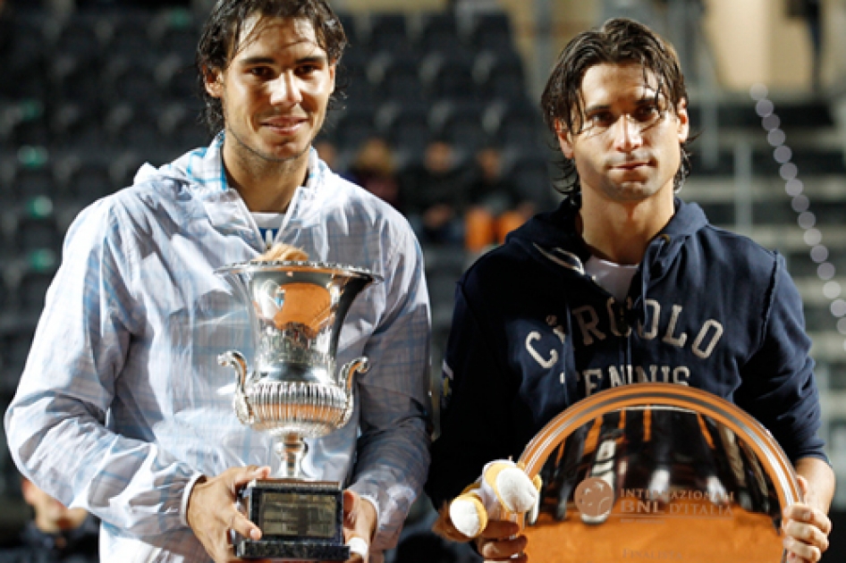 Nadal supera a Ferrer y hace historia con su quinto título en Roma e igualando el récord de Agassi Nadal supera a Ferrer y hace historia con su quinto título en Roma e igualando el récord de Agassi