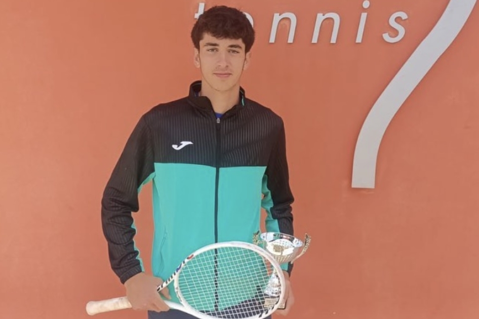 Pablo Martínez Gómez encadena triunfo en Chipre Pablo Martínez Gómez encadena triunfo en Chipre