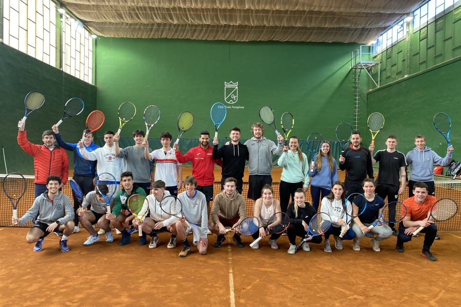 xito del Curso de Monitor Nacional de Tenis en Pamplona