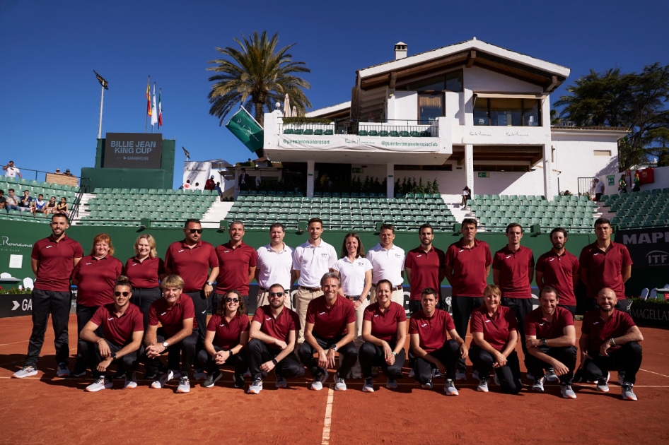 Equipo arbitral en la Billie Jean King Cup de Marbella