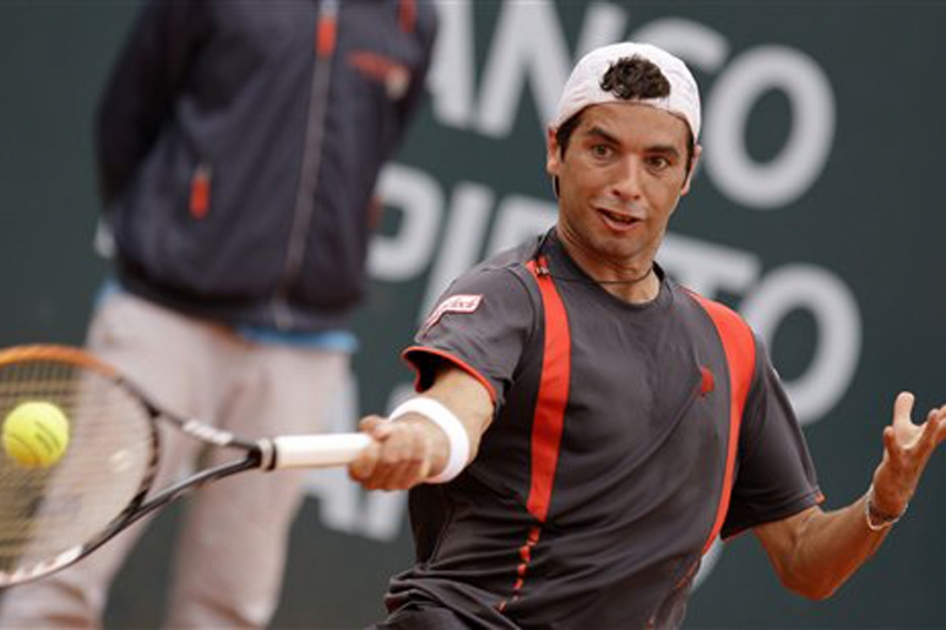 Albert Montañés defenderá su título en Estoril tras derrotar a Federer en semifinales Albert Montañés defenderá su título en Estoril tras derrotar a Federer en semifinales