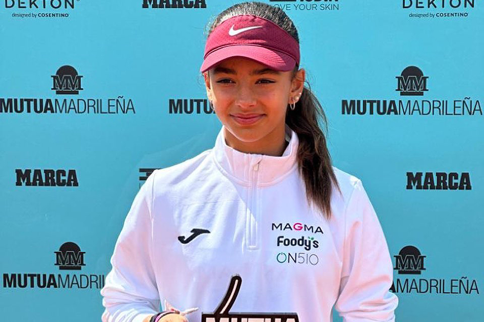 Mara Trujillo y Enrique Carrascosa ganan el primer torneo Mutua Madrid Open Sub'16 en Pamplona